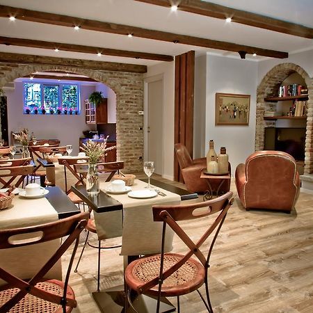 Borgo Manzoni - Charming House Hotel รอซซาโน ภายนอก รูปภาพ