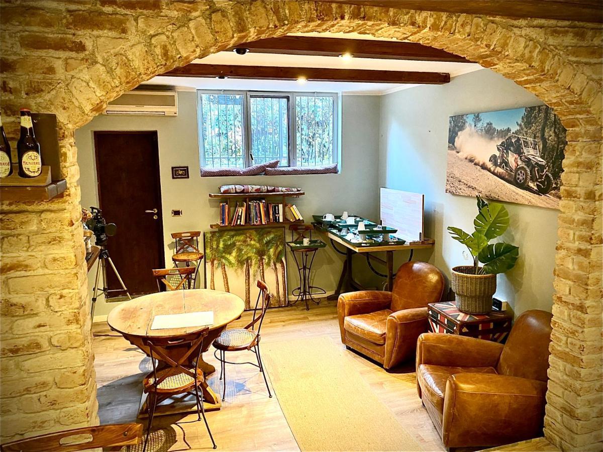 Borgo Manzoni - Charming House Hotel รอซซาโน ภายนอก รูปภาพ