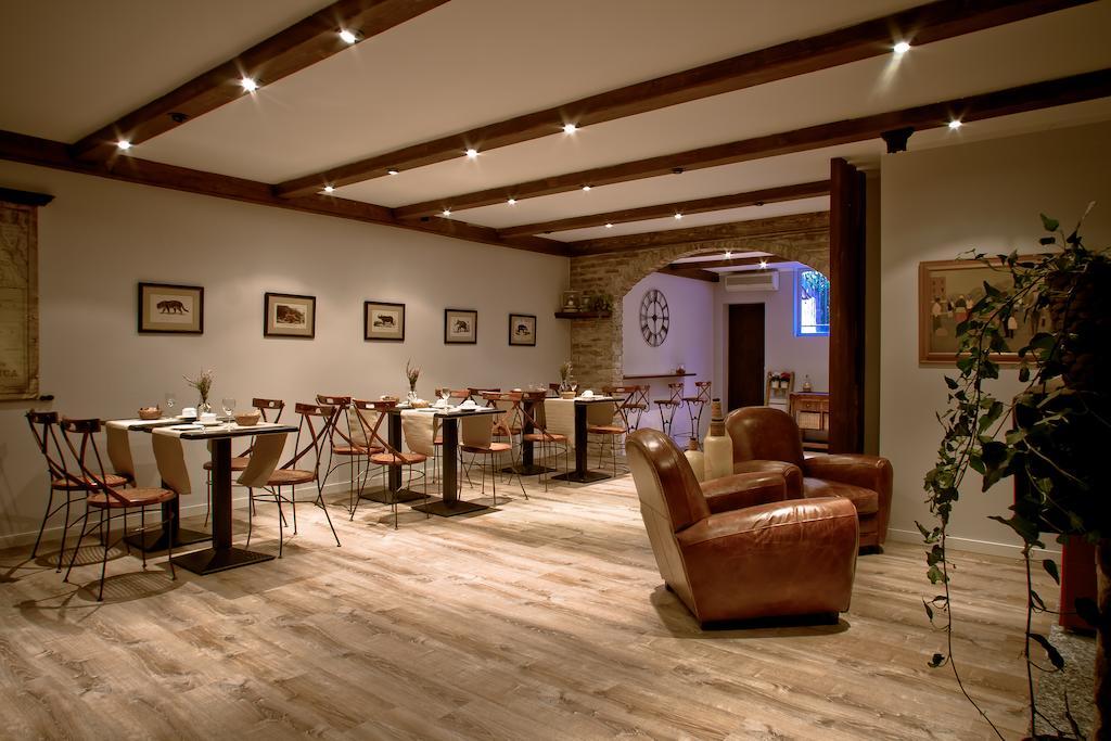 Borgo Manzoni - Charming House Hotel รอซซาโน ภายนอก รูปภาพ